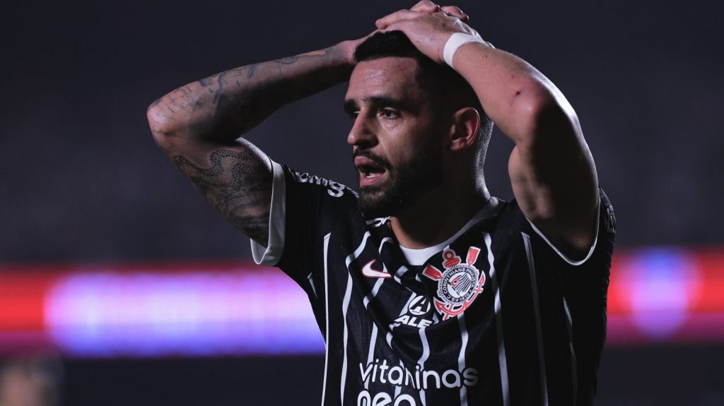 Renato Augusto faz cobrança ao Corinthians - Foto: Ettore Chiereguini/AGIF.