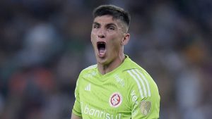 Goleiro falou de "vontade extra" contra o Corinthians - Foto: Alexandre Loureiro/AGIF.