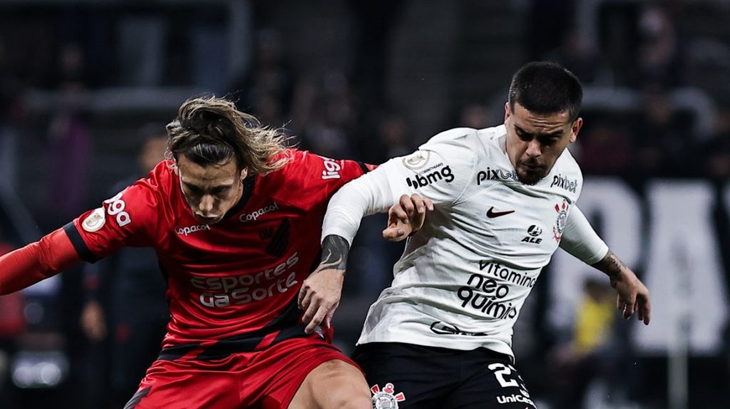 Foto: Fabio Giannelli/AGIF - Corinthians x Athletico se enfrentarão nesta semana.