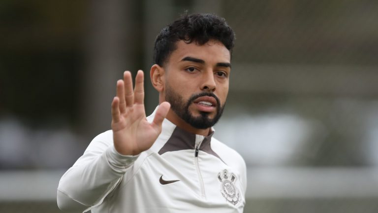 Foto: Reinaldo Campos/AGIF - Matheus Bidu reclamou do horário de Corinthians x Cruzeiro.