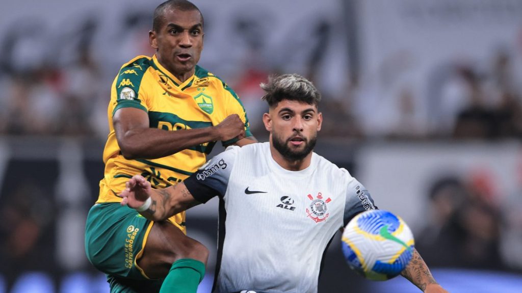 Cuiabá e Corinthians se enfrentam nesta segunda-feira (28) - Foto: Ettore Chiereguini/AGIF.