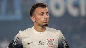Foto: Robson Mafra/AGIF - Ryan tem problema confirmado no Corinthians.