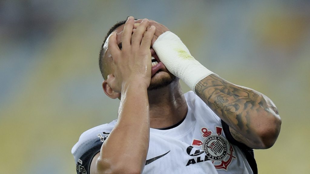Foto: Alexandre Loureiro/AGIF - Situação do Corinthians está cada vez mais preocupante.