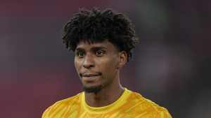 Foto: Thiago Ribeiro/AGIF - Hugo Souza pode desfalcar o Corinthians.
