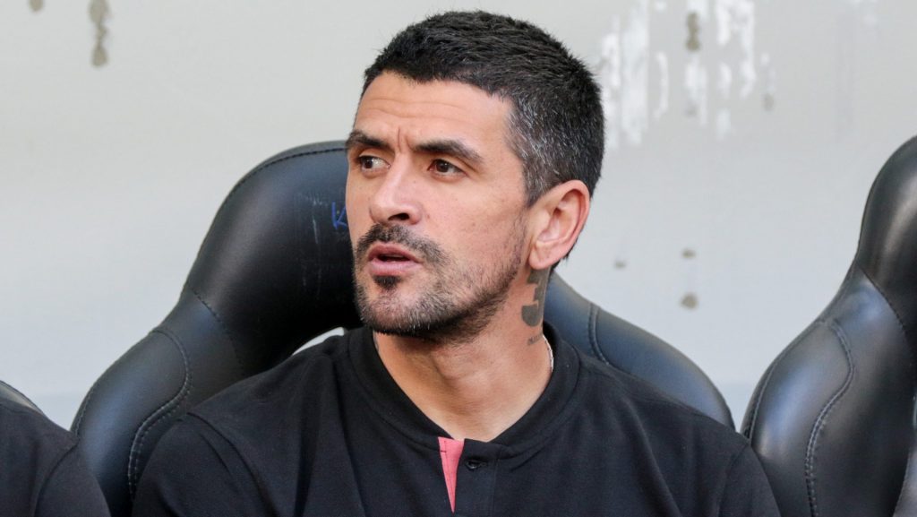 Lucho vê erros a favor do Corinthians -Foto: Robson Mafra/AGIF.