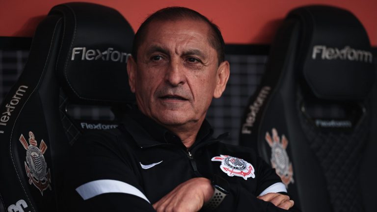 Foto: Ettore Chiereguini/AGIF - Técnico se pronunciou sobre a eliminação do Corinthians.