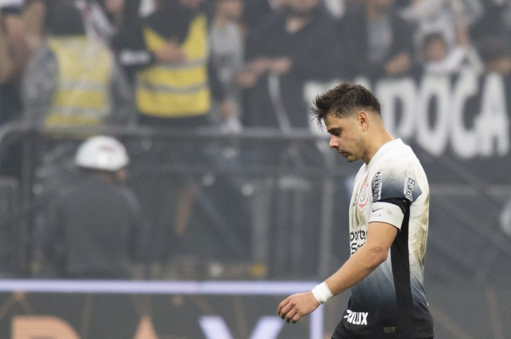 Romero novamente não jogou absolutamente nada - Foto: Anderson Romão/AGIF.
