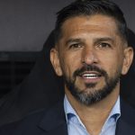 Emiliano Díaz respondeu sobre um assunto polêmico - Foto: Anderson Romão/AGIF.