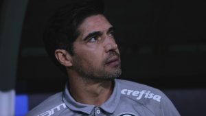 Abel Ferreira sabe das dificuldades contra o Corinthians - Foto: Ettore Chiereguini/AGIF.