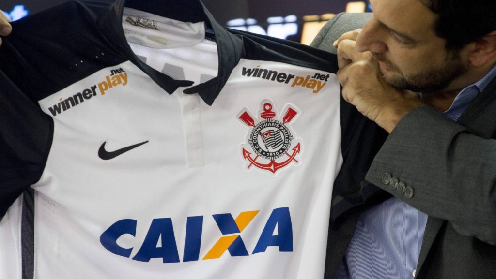 Organizada do Corinthians tenta acordo com a Caixa - (Photo: Marco Galvão FotoArena).