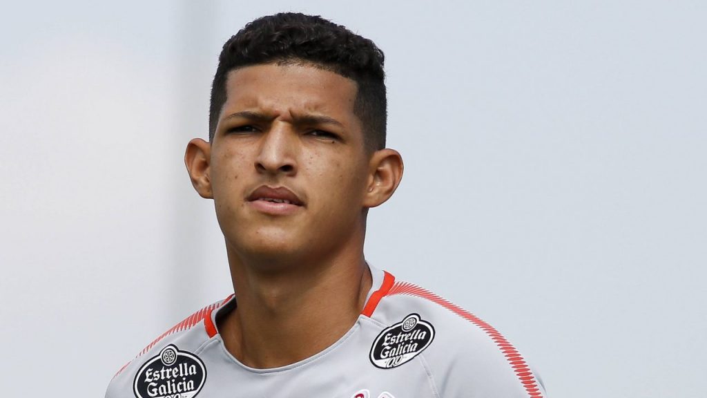 Atacante teve passagem discreta pelo Corinthians - (Photo: Marco Galvão Fotoarena).