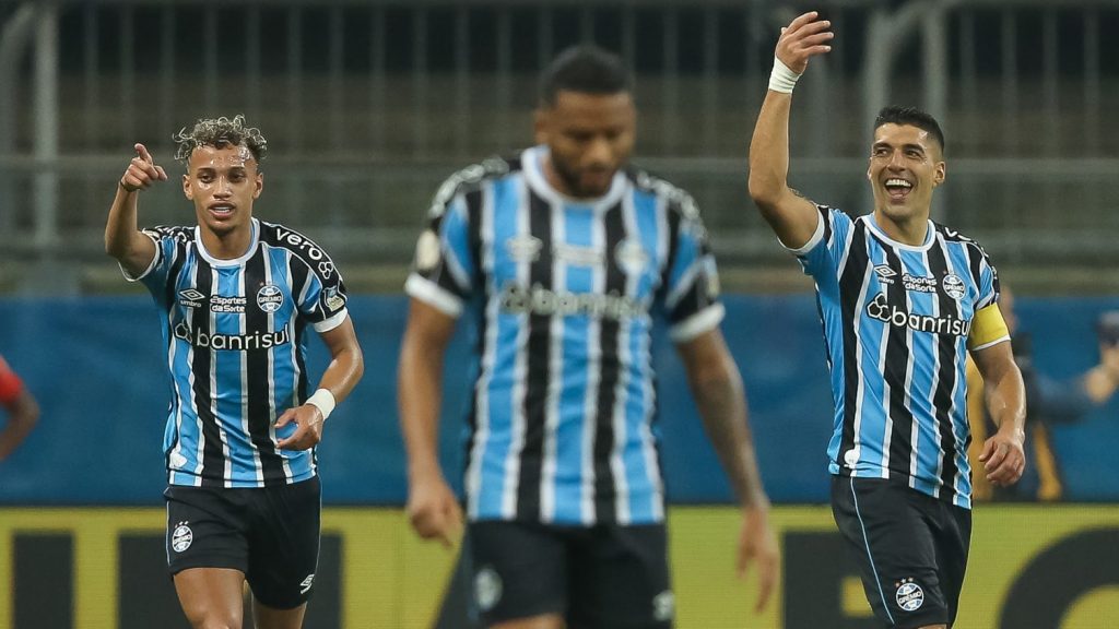 Ex-Grêmio é aprovado no Corinthians - Foto: Pedro H. Tesch/AGIF.