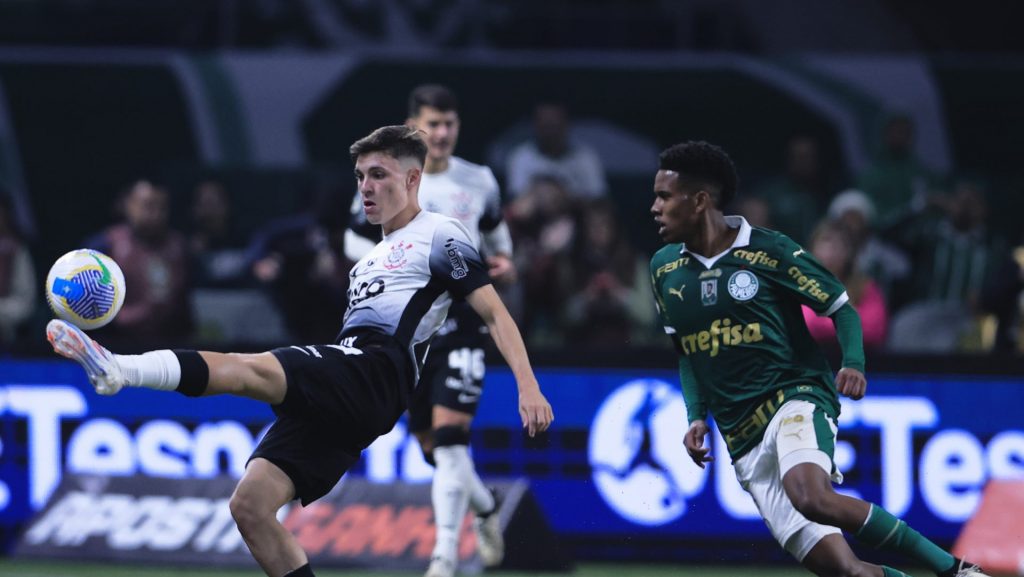 Foto: Ettore Chiereguini/AGIF - Corinthians pode subir na tabela caso vença o Dérbi.