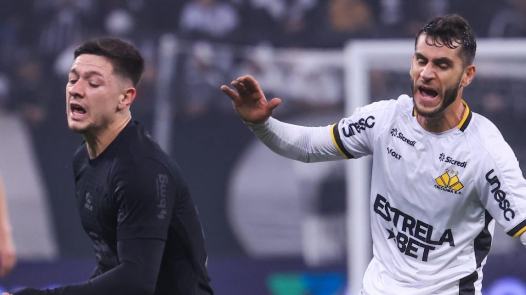 Foto: Marcello Zambrana/AGIF - Corinthians venceu o duelo no primeiro turno.