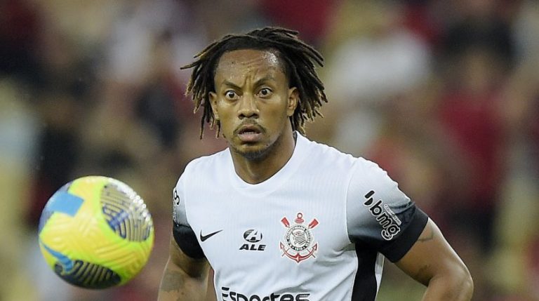 Carrillo pode ser desfalque do Corinthians - Foto: Alexandre Loureiro/AGIF.