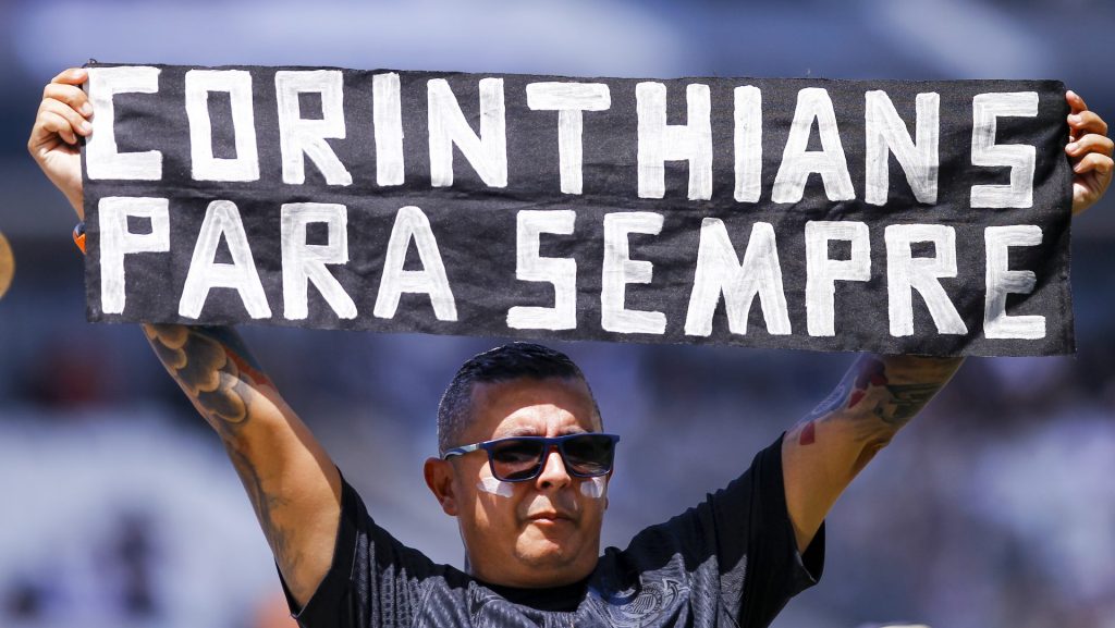 Torcida do Corinthians está dando show nas doações - Foto: Marco Miatelo/AGIF.