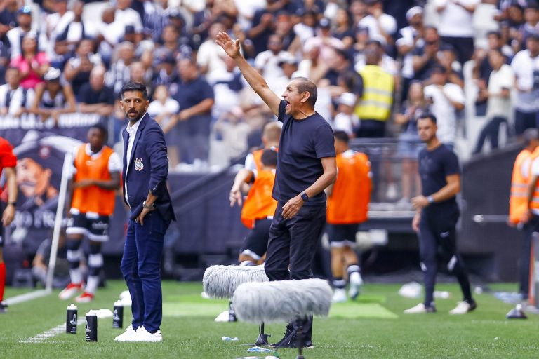 Foto: Marco Miatelo/AGIF - Ramón Díaz deve continuar no Corinthians.