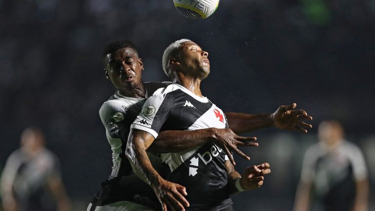 Corinthians e Vasco se enfrentam neste domingo (24) - Foto: Wagner Meier/Getty Images.