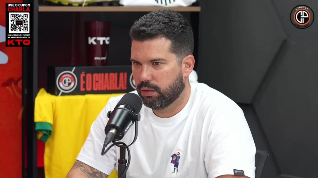 Bruno Formiga não poupou elogios para uma peça do Corinthians - Foto: Reprodução/Charla Podcast.