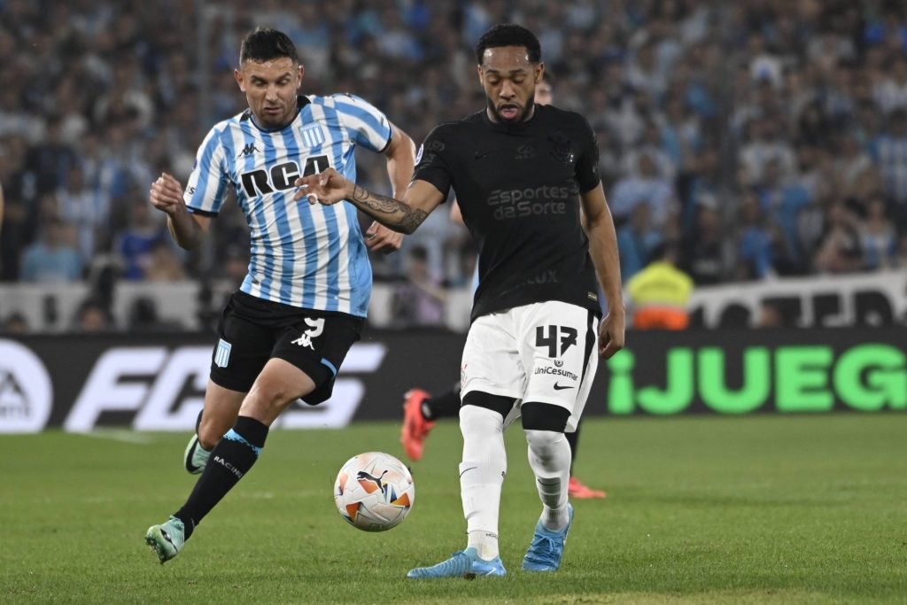 Martínez ganhou a confiança de todos no Timão - Foto: IMAGO/Fotobaires.