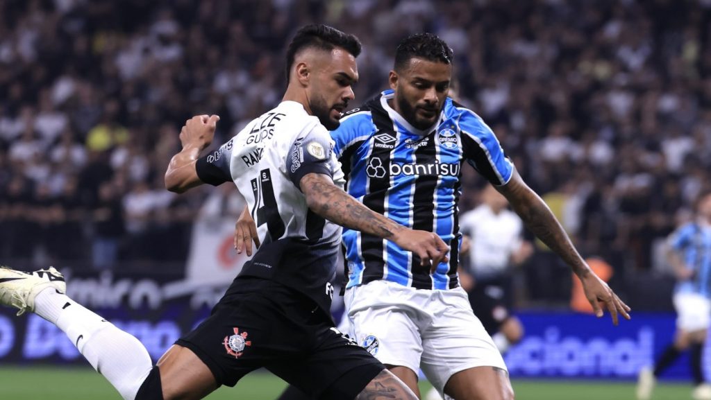 Grêmio e Corinthians se enfrentam no Rio Grande do Sul - Foto: Marcello Zambrana/AGIF.