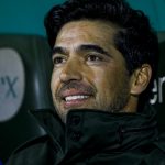 Corinthians foi lembrado por Abel Ferreira em coletiva - Foto: Marco Miatelo/AGIF.
