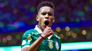 Estevão pode não enfrentar o Corinthians no segundo jogo - Foto: Marcello Zambrana/AGIF.