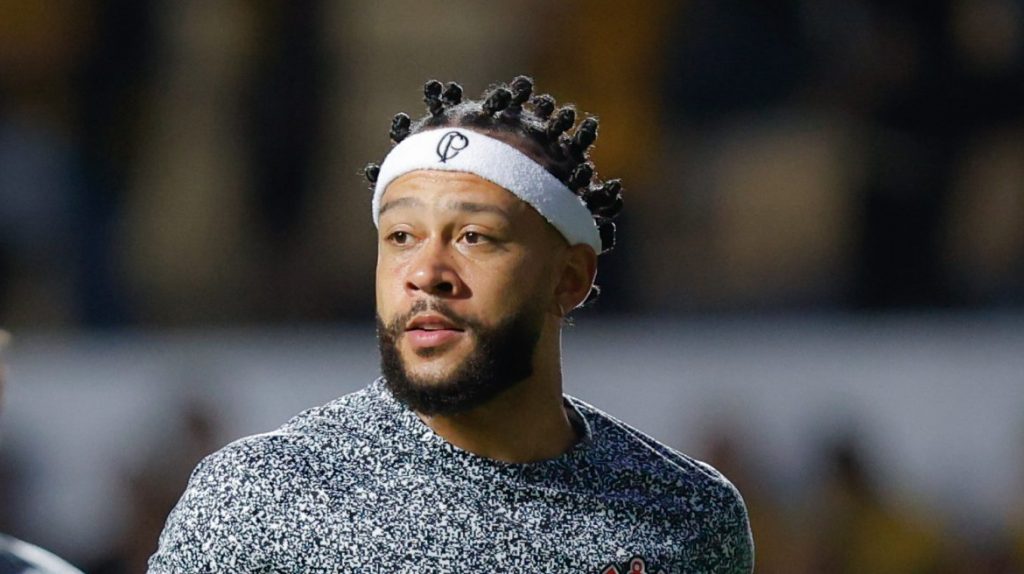 Foto: Leonardo Hubbe/AGIF - Memphis Depay é o grande nome do Corinthians para brigar por títulos em 2025.
