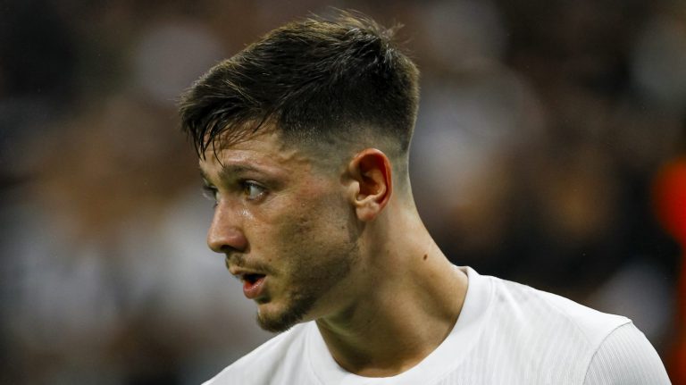 Foto: Marco Miatelo/AGIF - Garro ficou chateado no Corinthians.