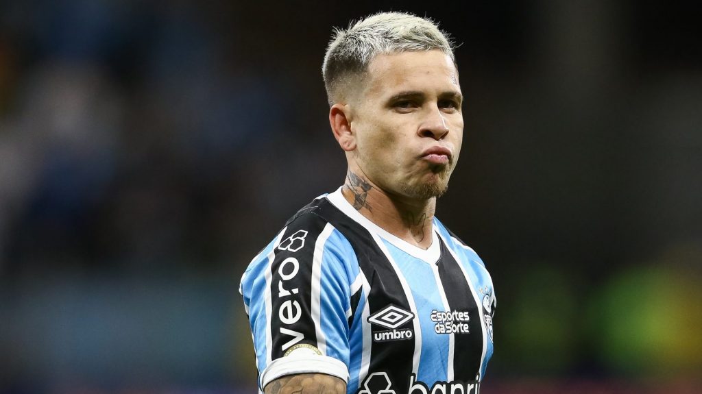 Jogador entrou na mira - Foto: Pedro H. Tesch/Getty Images.