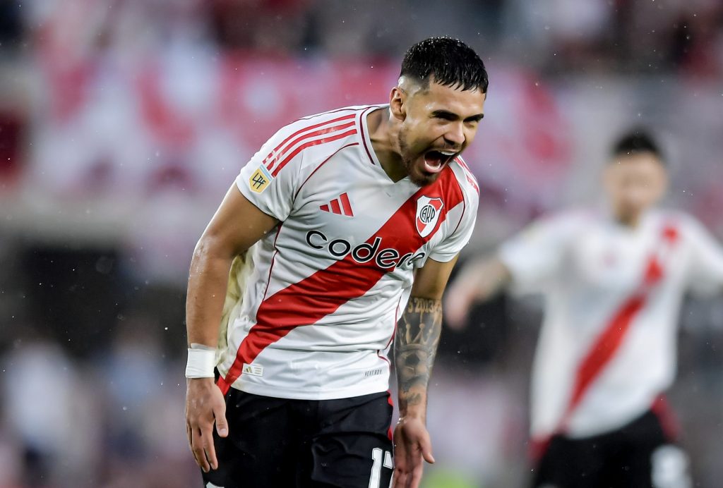 Zagueiro faz grande temporada - Foto: Marcelo Endelli/Getty Images.