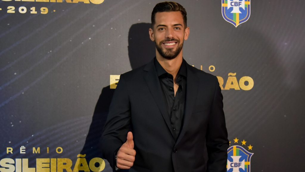 Pablo Marí foi especulado no Corinthians - Foto: Thiago Ribeiro/AGIF.