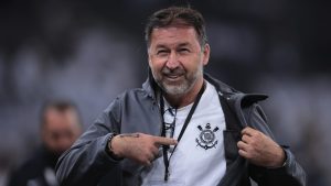 Foto: Ettore Chiereguini/AGIF - Augusto Melo vai manter Bidu no Corinthians.