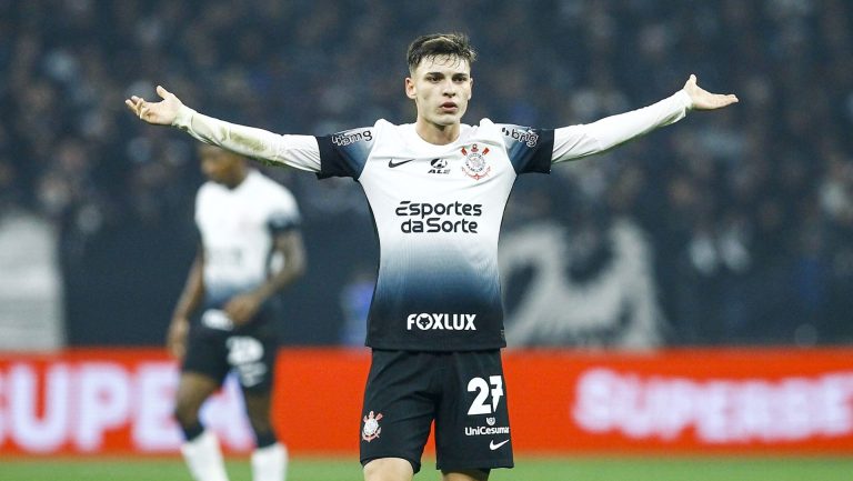 Foto: Marco Miatelo/AGIF - Breno Bidon fez o aviso no Corinthians.