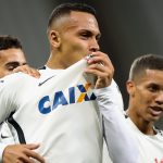 Foto: Marcello Zambrana/AGIF - Léo Jabá relembra seu primeiro gol como profissional pelo Corinthians, na Neo Química Arena.