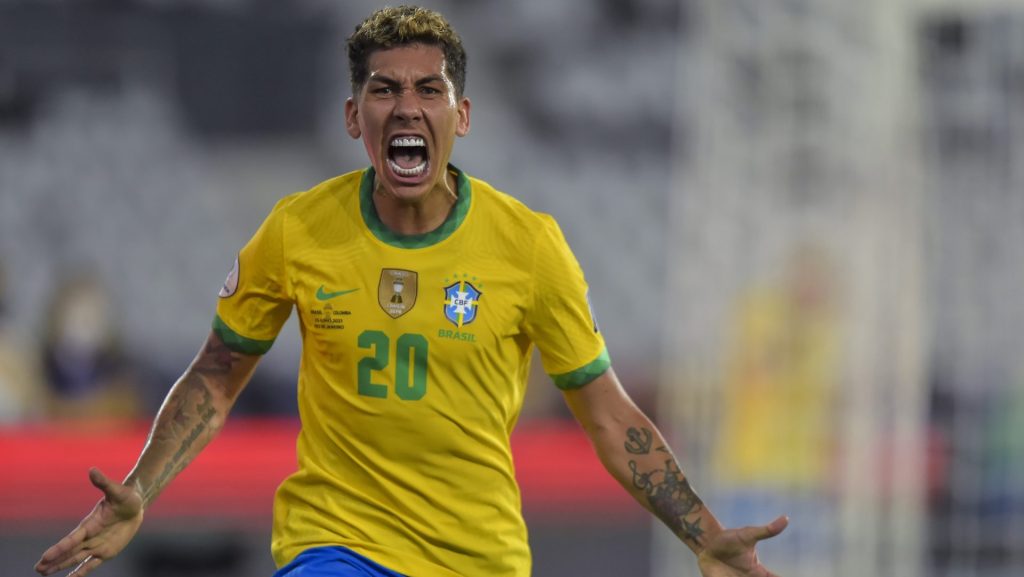 Foto: Thiago Ribeiro/AGIF - Roberto Firmino volta a entrar no radar do Corinthians