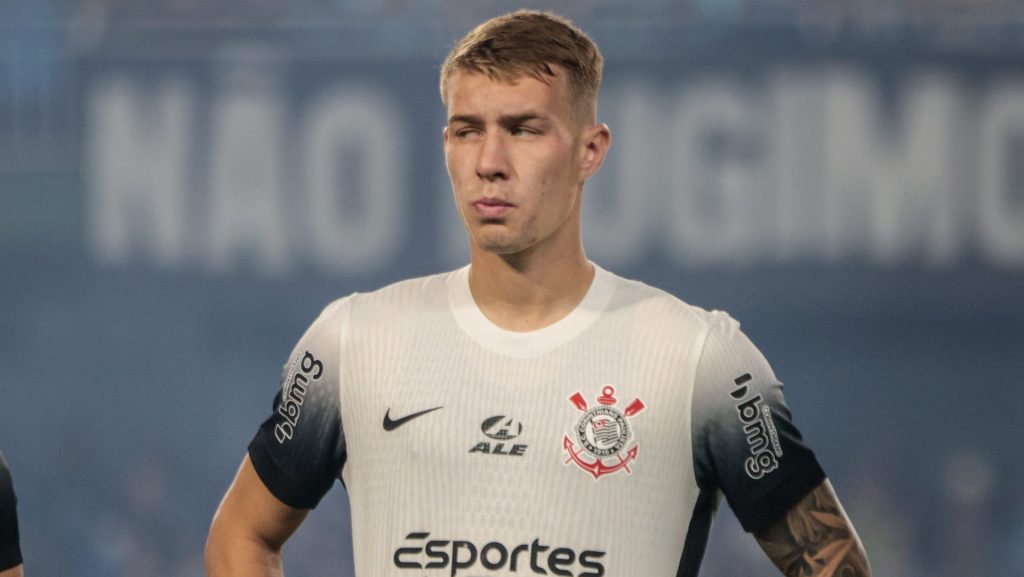 Foto: Robson Mafra/AGIF - Charles deu mais dinâmica para o Corinthians contra o Noroeste.