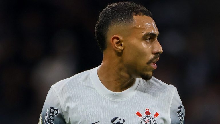 Foto: Joisel Amaral/AGIF - Matheuzinho garante foco no Corinthians mas 'sonha' com Seleção