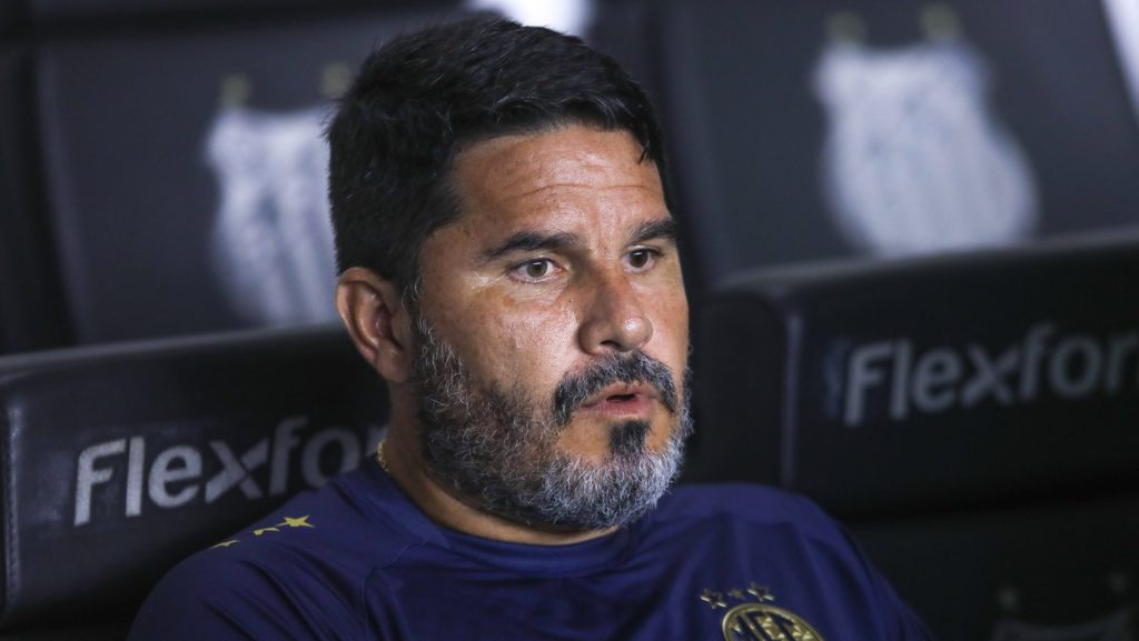 Foto: Reinaldo Campos/AGIF - Barroca já treinou o Timão e estava há pouco mais de um mês no Mirassol.