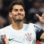 Pedro Raul não engrenou no Timão - Foto: Marcello Zambrana/AGIF.