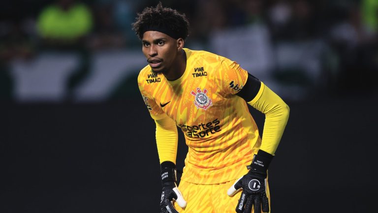 Foto: Ettore Chiereguini/AGIF - Hugo Souza acredita em uma "remontada".