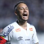 Neymar nem sequer entrou em campo - Foto: Reinaldo Campos/AGIF.