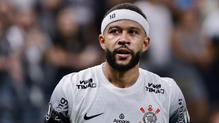 Foto: Marcello Zambrana/AGIF - Memphis Depay quer novidades no Corinthians.