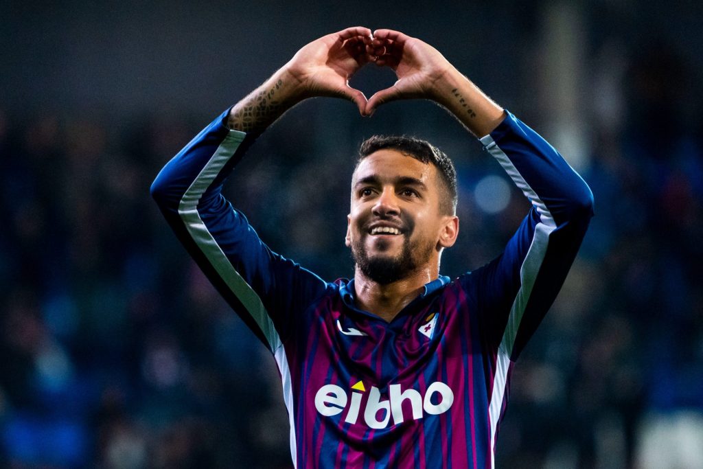 Foto: Reprodução/SD Eibar - Matheus Pereira, Cria do Terrão, é um nome levantado nas redes sociais para reforçar o Timão.
