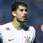 Foto: Marco Miatelo/AGIF - Pedro Raul tem futuro incerto no Corinthians.