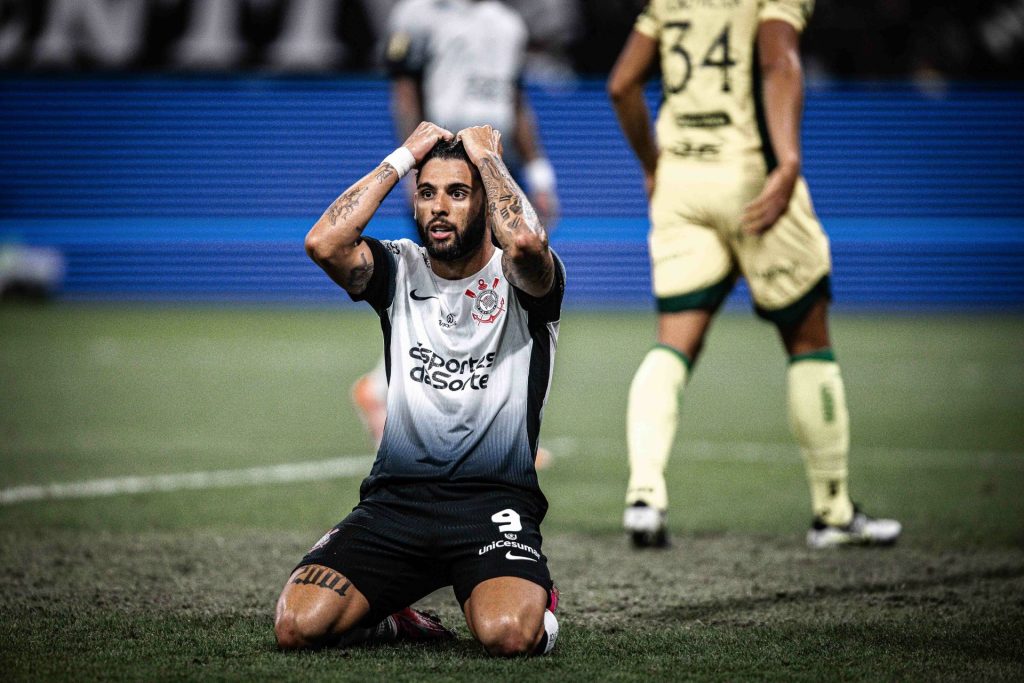 Foto: Leonardo Lima/AGIF - Corinthians tem drama confirmado no Equador.