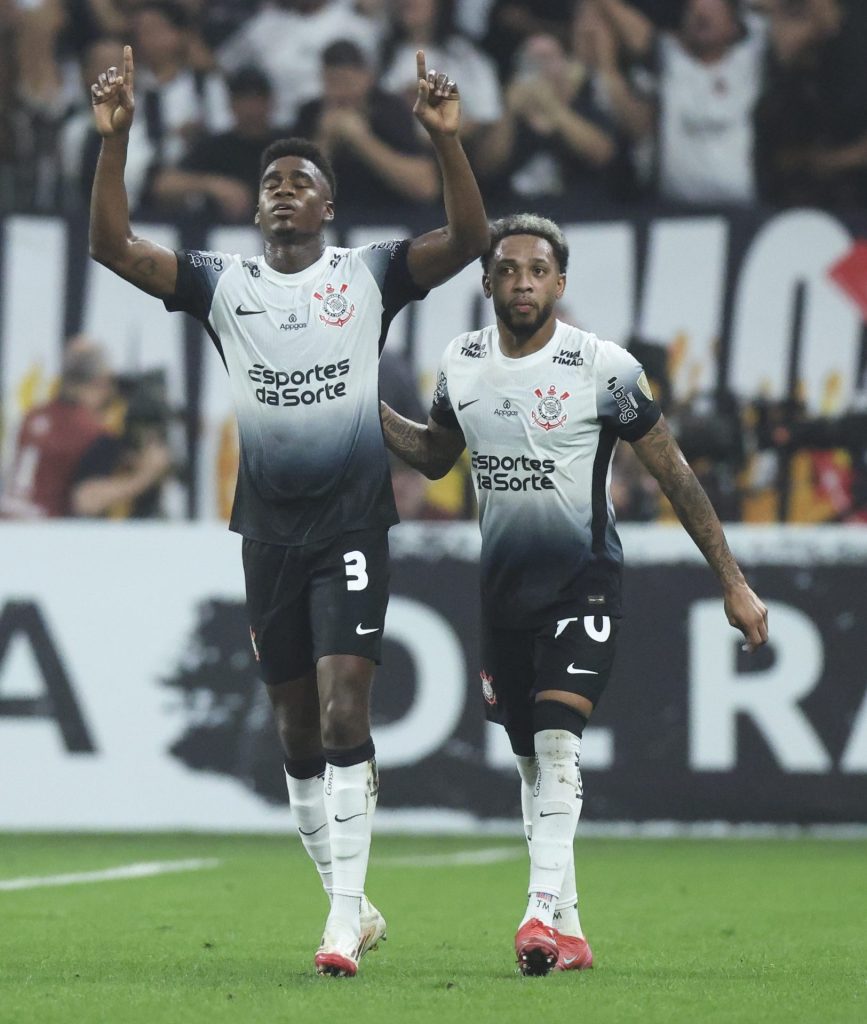 Alvinegro venceu por 2 a 0 - Foto: Alexandre Schneider/Getty Images.