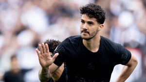 Gustavo Henrique volta após sentir incômodo - Foto: Rodrigo Coca/Agência SCCP.