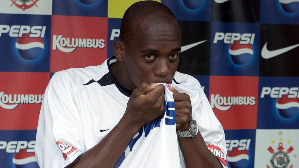 Régis Pitbull passou pelo Corinthians - Marcelo Ferrelli/ Gazeta Press.
