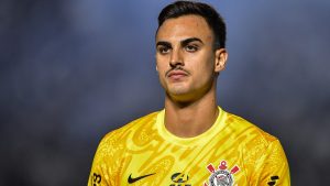 Matheus Donelli foi reprovado pela torcida do Corinthians - Foto: Thiago Ribeiro/AGIF.